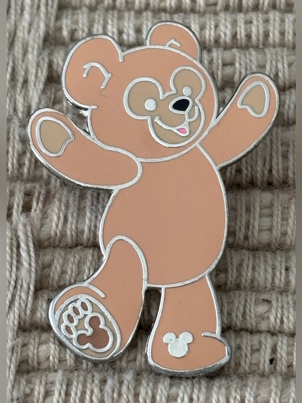 DISNEY 2008 Duffy the Disney Bear Arms Wide Open Pin